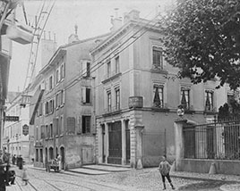 Photographies historiques - Une vue animée de la rue d’Italie prise à la hauteur de l’Hôtel des Trois couronnes, vers 1893, photographes Fischer Frères